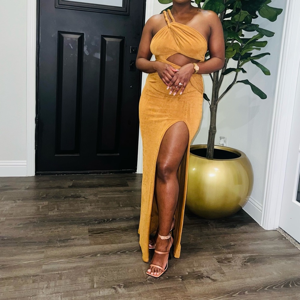 Camel one sided cut out dress . Size S /us4